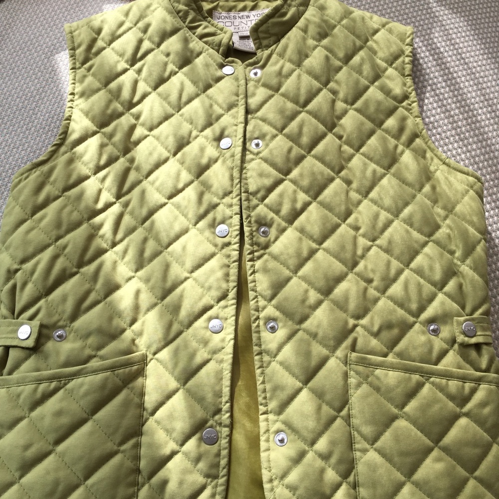 Jones New York Country quilted vest
